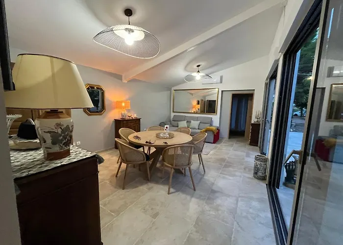 Willa Le Mazet De Fabrègues