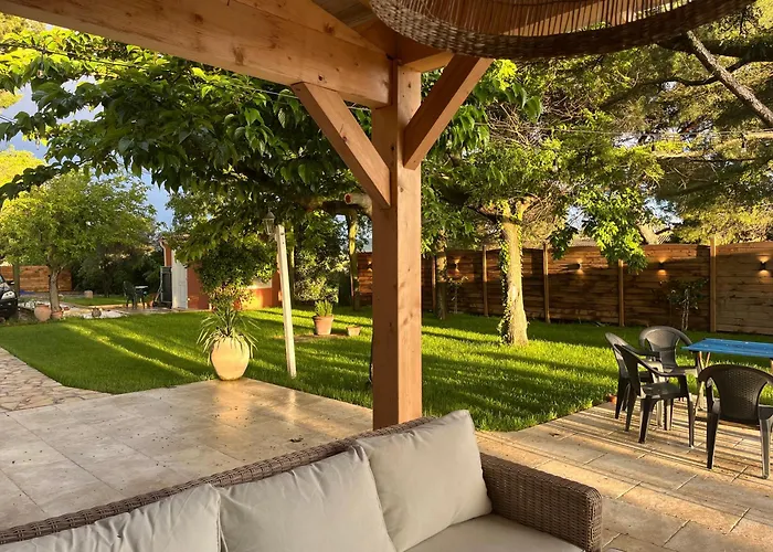 Willa Le Mazet De Fabrègues